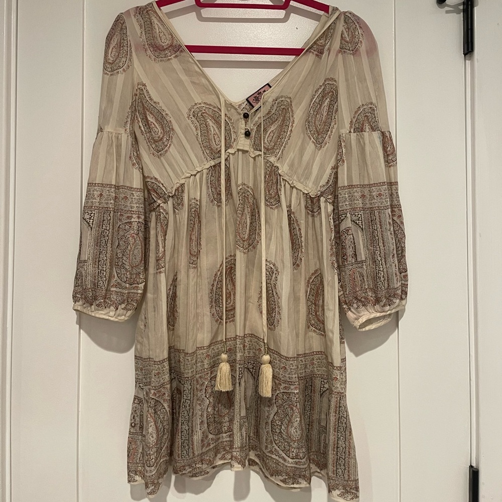 Small beige Juicy Couture dress